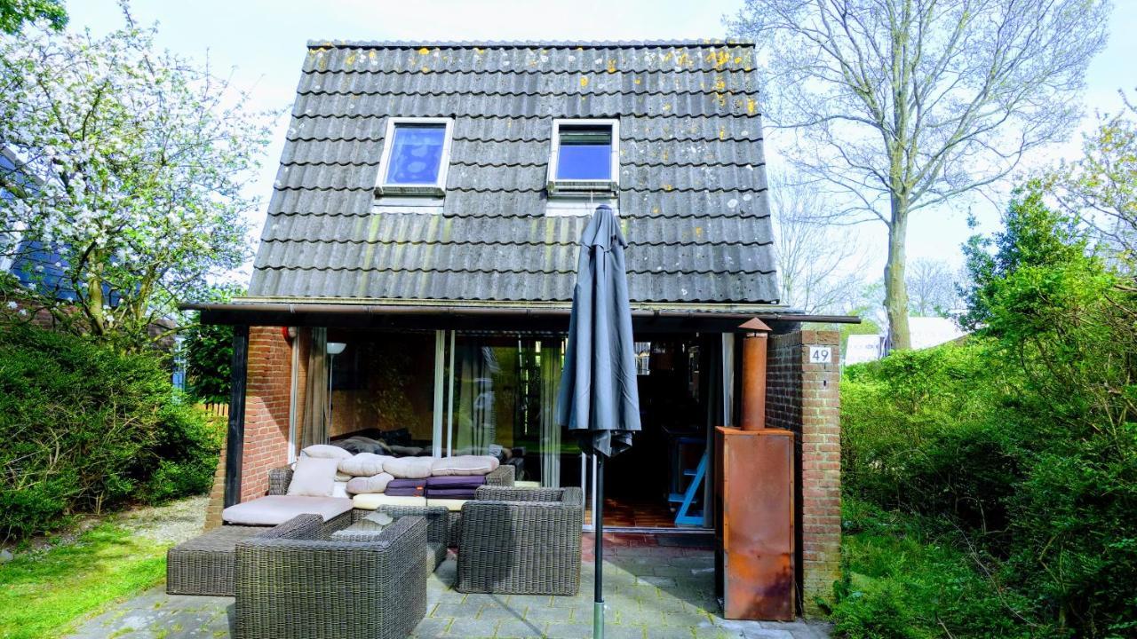 Oude-Tonge Holiday House Near Fishing Waters Bagian luar foto